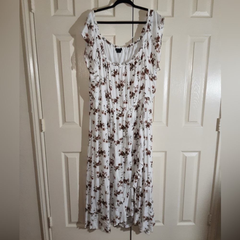 City Chic White Floral Maxi Dress